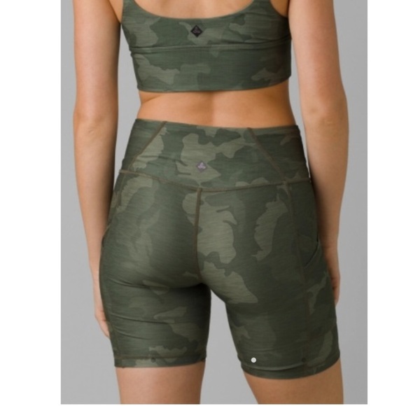 Prana Electa Biker Shorts NEW - Picture 2 of 8